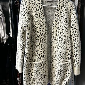 Chic Leopard Print Open Front Cardigan